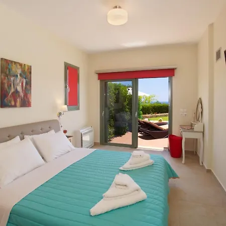 Sleeps 2 Pool Wifi * Mousata