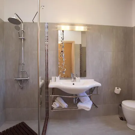 Sleeps 2 Pool Wifi Villa Mousata